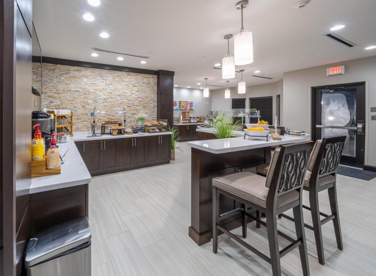 Staybridge Houston East - By Ihg Hotel 3*
